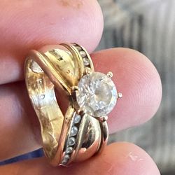 14k Vintage Ring With Diamonds Weight 6.6 Grams