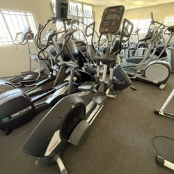 Star Trac 8 RDE rear drive elliptical, Commercial gym equipment. Cardio equipment