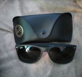 😎Ray-Ban Wayfarer Sunglasses with Case