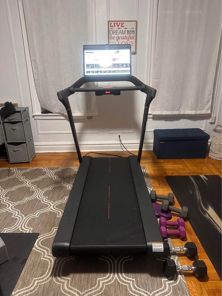 Peloton-treadmill