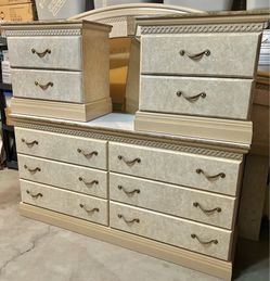 Matching Bedroom Set – Dresser, Mirror, 2 Nightstands & Queen/King Headboard