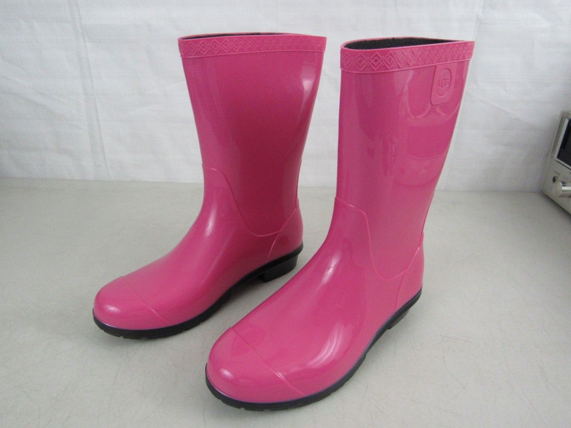 UGG Pink Rain Boots Womens US Size 6 Never Used-Made In USA


