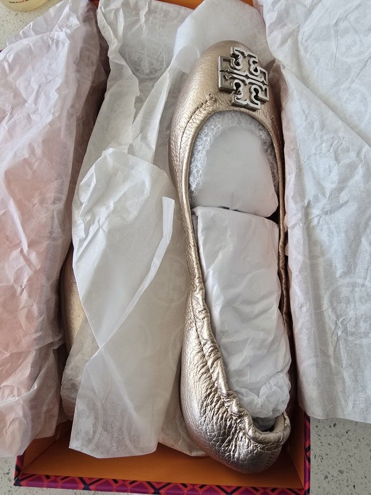 Brand New PLATINUM NICKEL MELINDA TORY BURCH BALLET FLATS 6.5