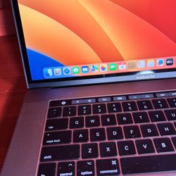 Apple Macbook Pro 15” Retina Touch Bar, I7, 16GB RAM 512GB SSD macOS 13 Ventura $460