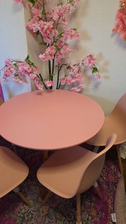 Round small space dining table set