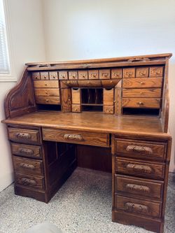 Roll top desk