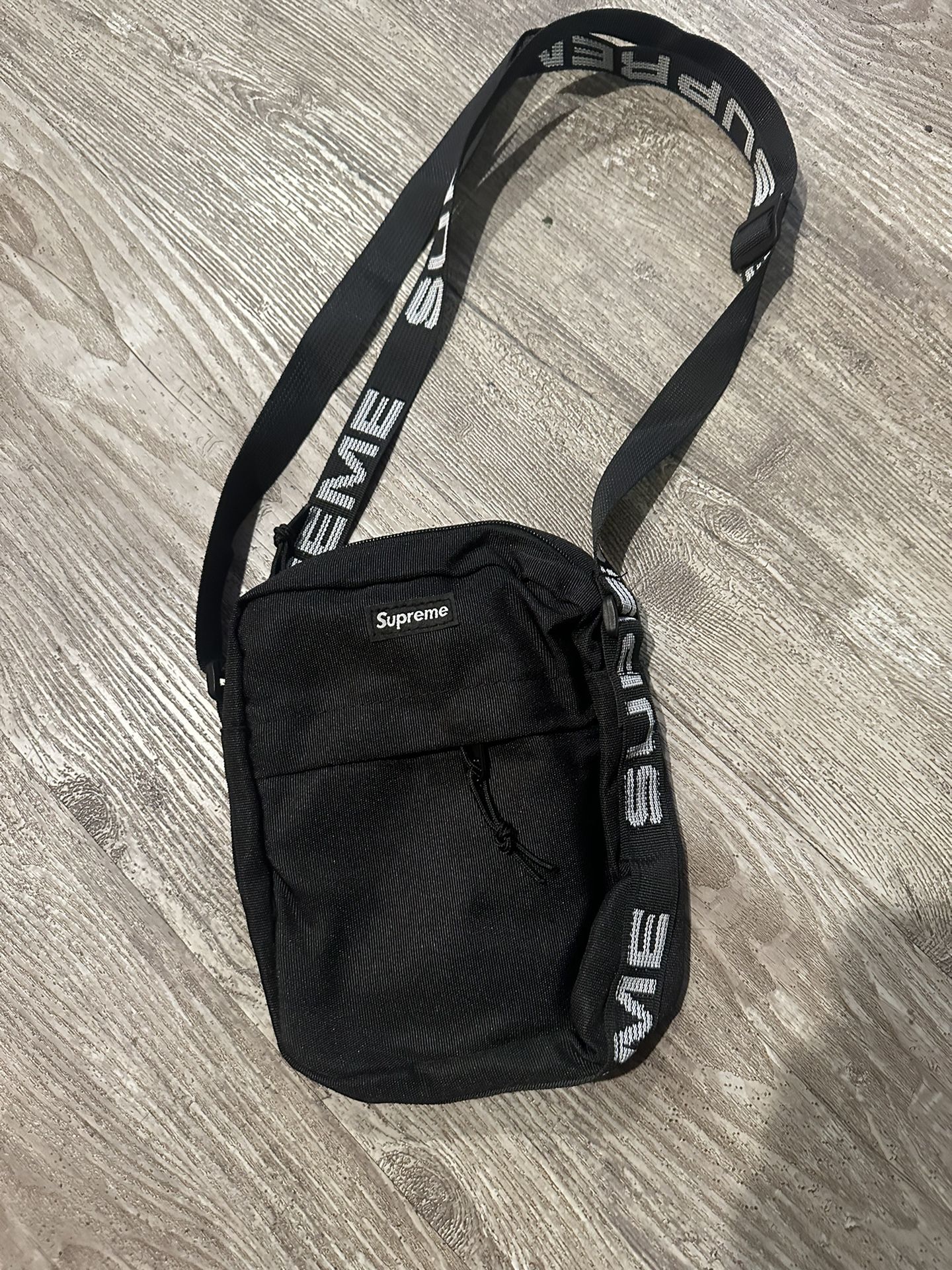 Authentic Supreme SS18 Shoulder Bag