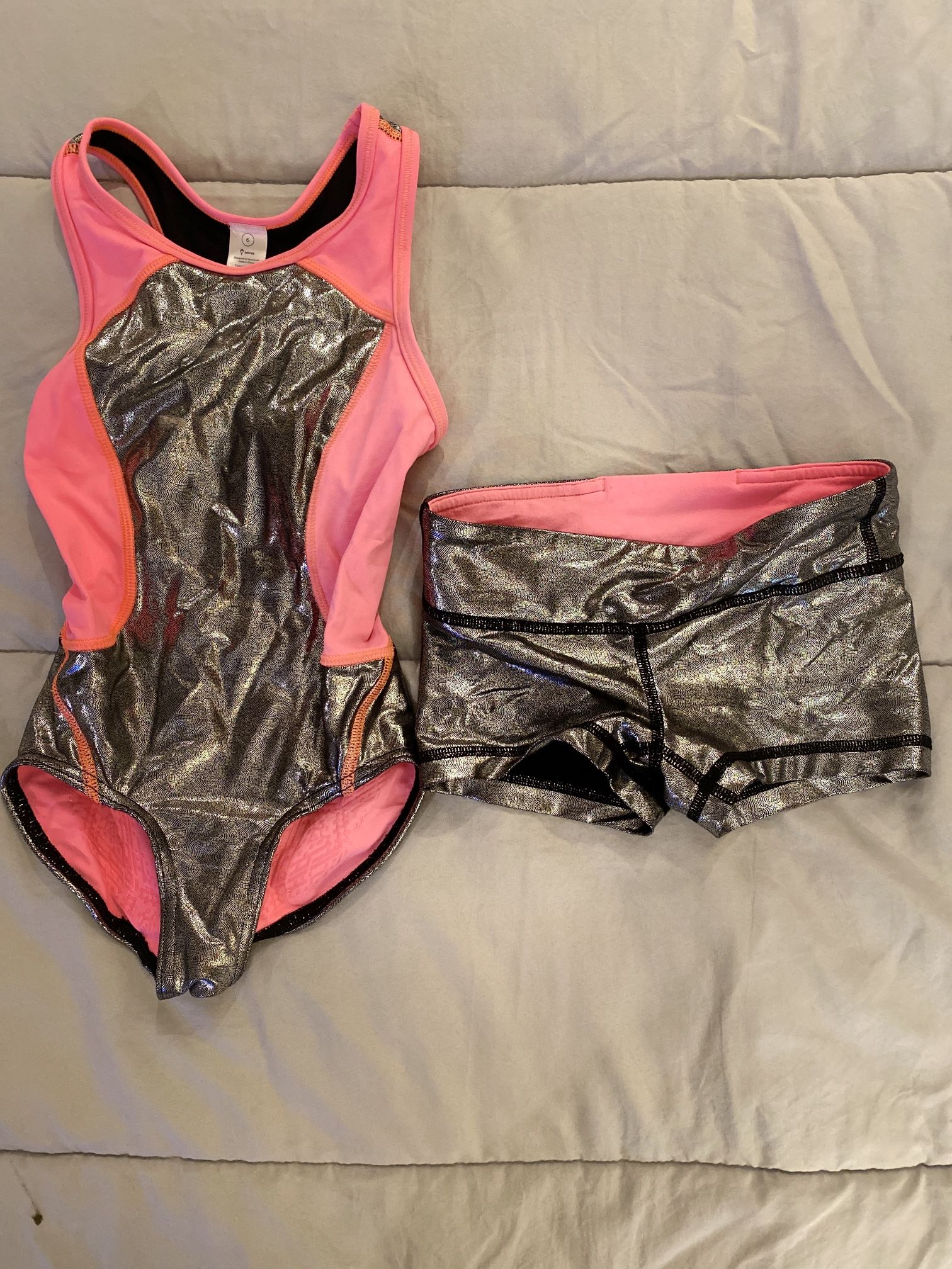 Ivviva Girls Pink And Silver Set