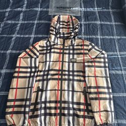 BURRBERRY WINDBREAKER 