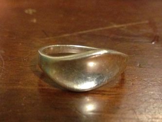 Sterling silver nice ring size 6 3/4 grams 2.2