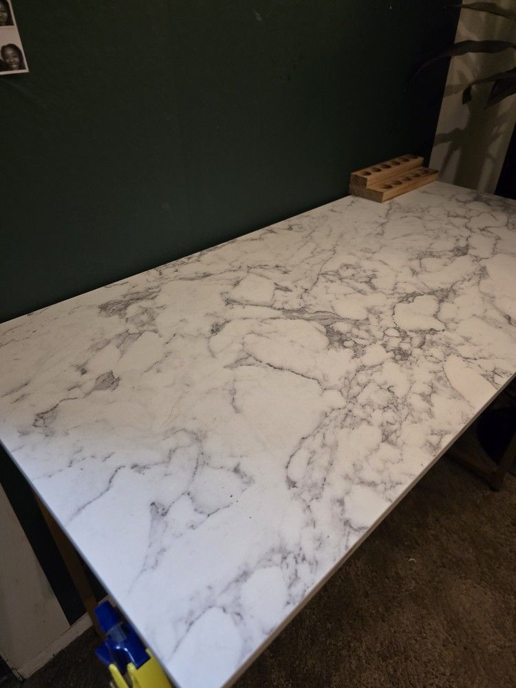 FREE MARBLE GOLD OFFICE DESK/UCR AREA
