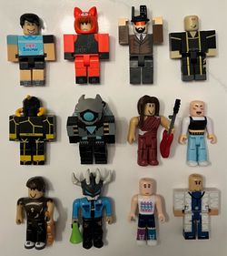 12 Jazwares Roblox Action Figures