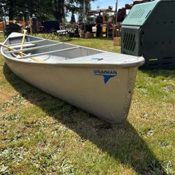 Grumman Eagle 17’ Aluminum Canoe Bundle – Includes Outriggers & Paddles