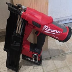Milwuakee Fuel 18volt Nail Gun 