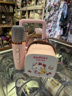 Hello Kitty Bluetooth Karaoke 