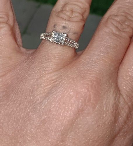 Size 8 Silver 925 Ring