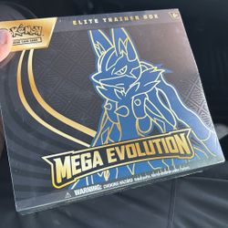 Mega Evolutions Lucario ETB