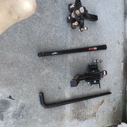 2 Weight Dist Hitches 1200lbs