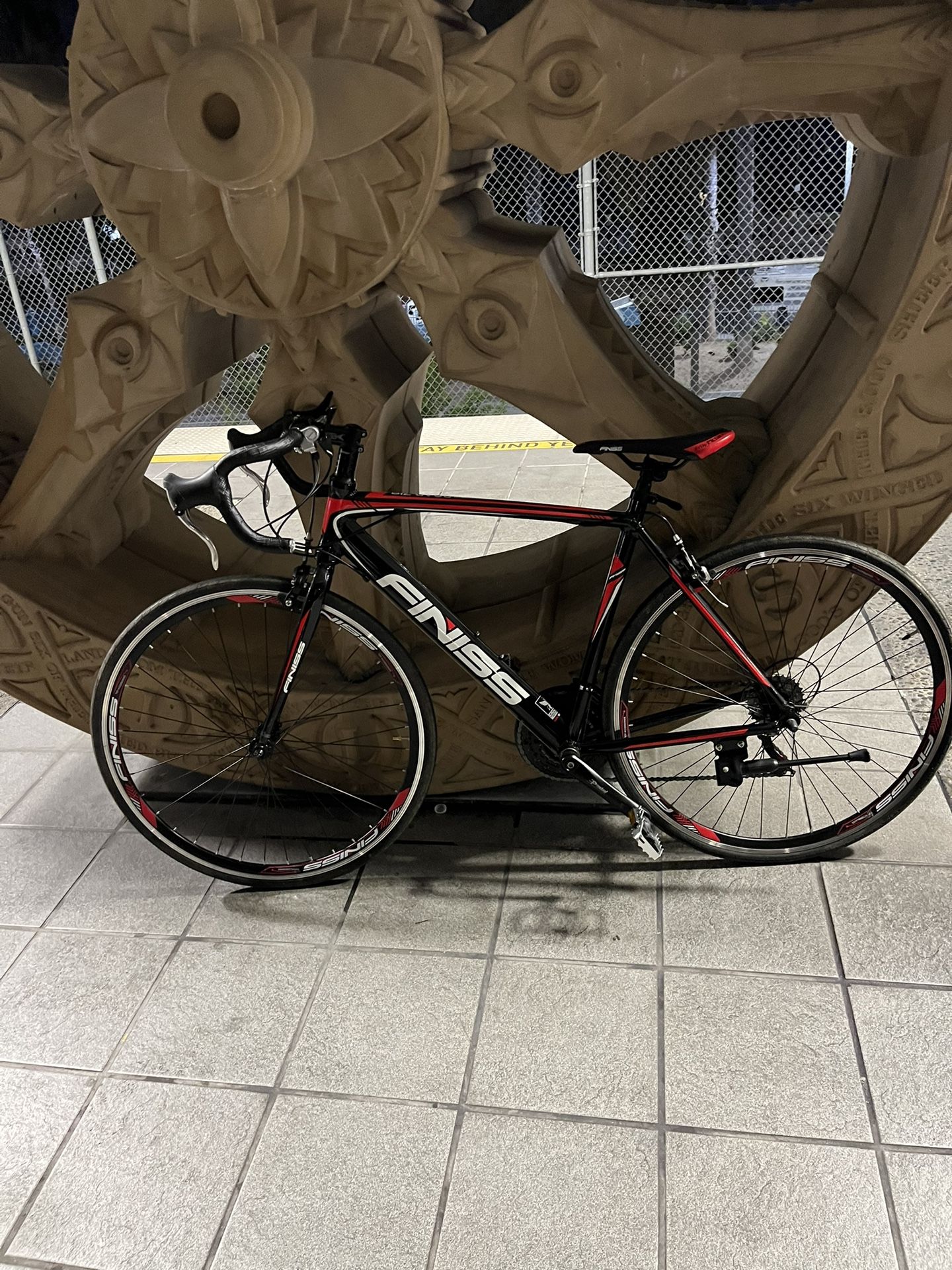 FINISS ROAD BIKE ALUMINUM 700