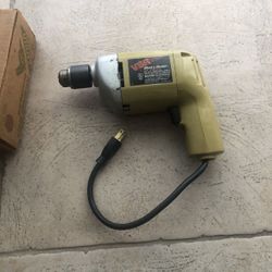 Drill black & decker