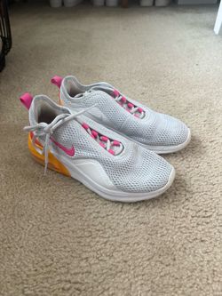 Nike white & pink trainers. Size US 7 .   #sneakers #lifestyle