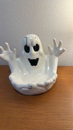Halloween , Candy dish that cry's like a ghost