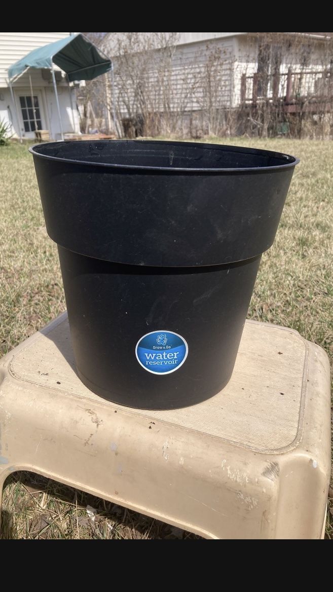 Black Grow And Go Self Watering Plant Pot