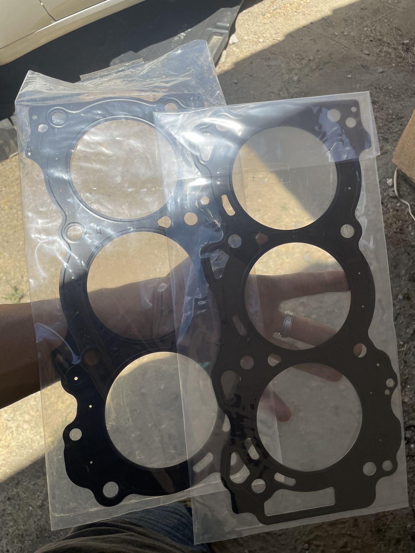 Infiniti G37  Head gasket 