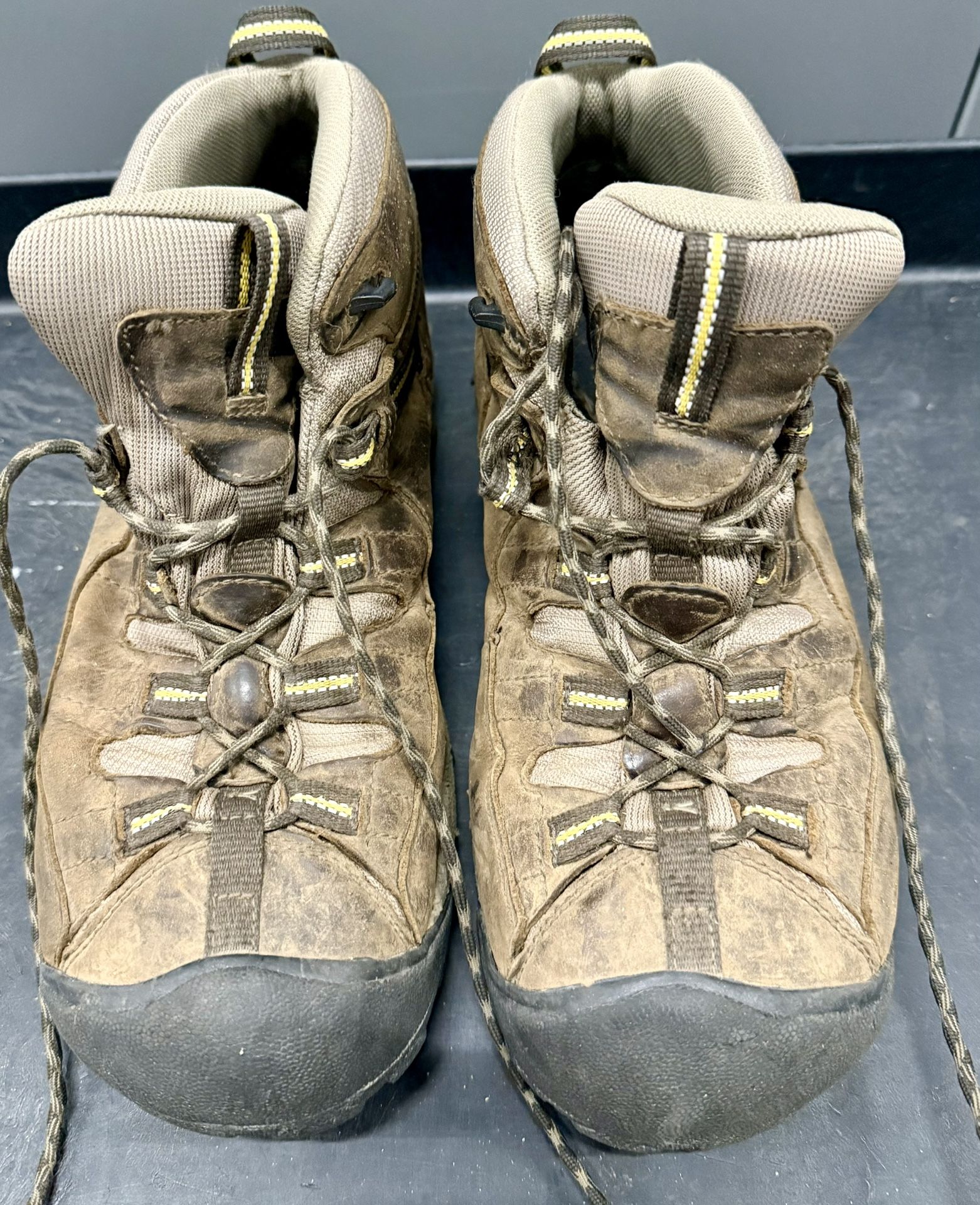 Men’s KEEN Targhee II Mid Waterproof Hiking Boots – Brown/Black/Yellow – Size 10.5