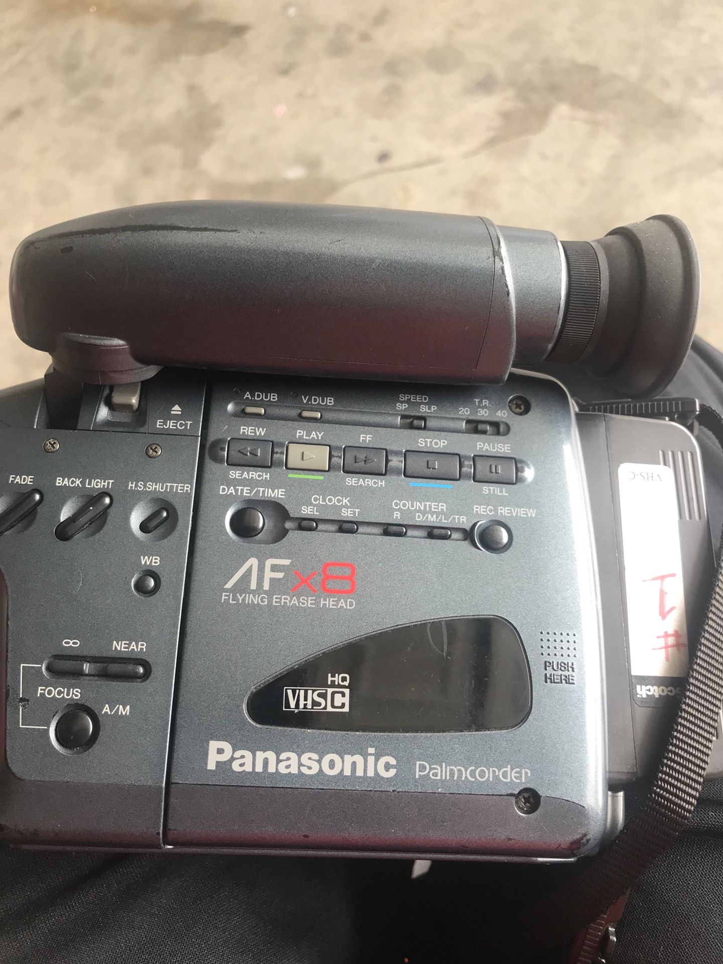 Cámara de video semi-nueva con cargador y 2 baterías