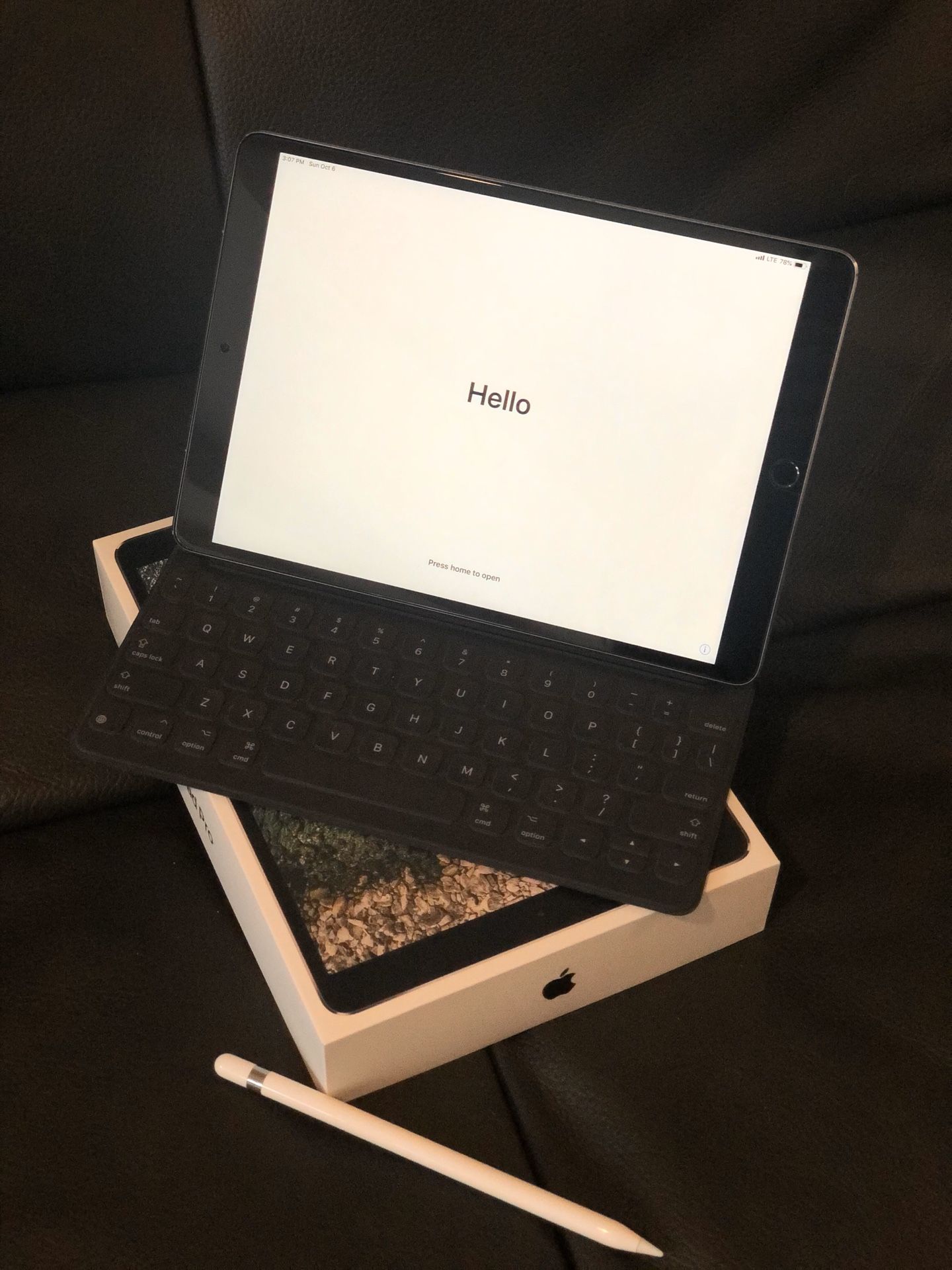 iPad Pro 64GB W/Accessories