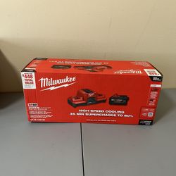 NEW M18 Lithium-Ion REDLITHIUM FORGE 8.0 Ah Battery Pack with M18 Super Charger 