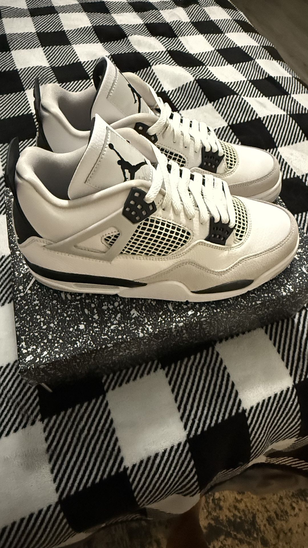 Jordan 4 Retro