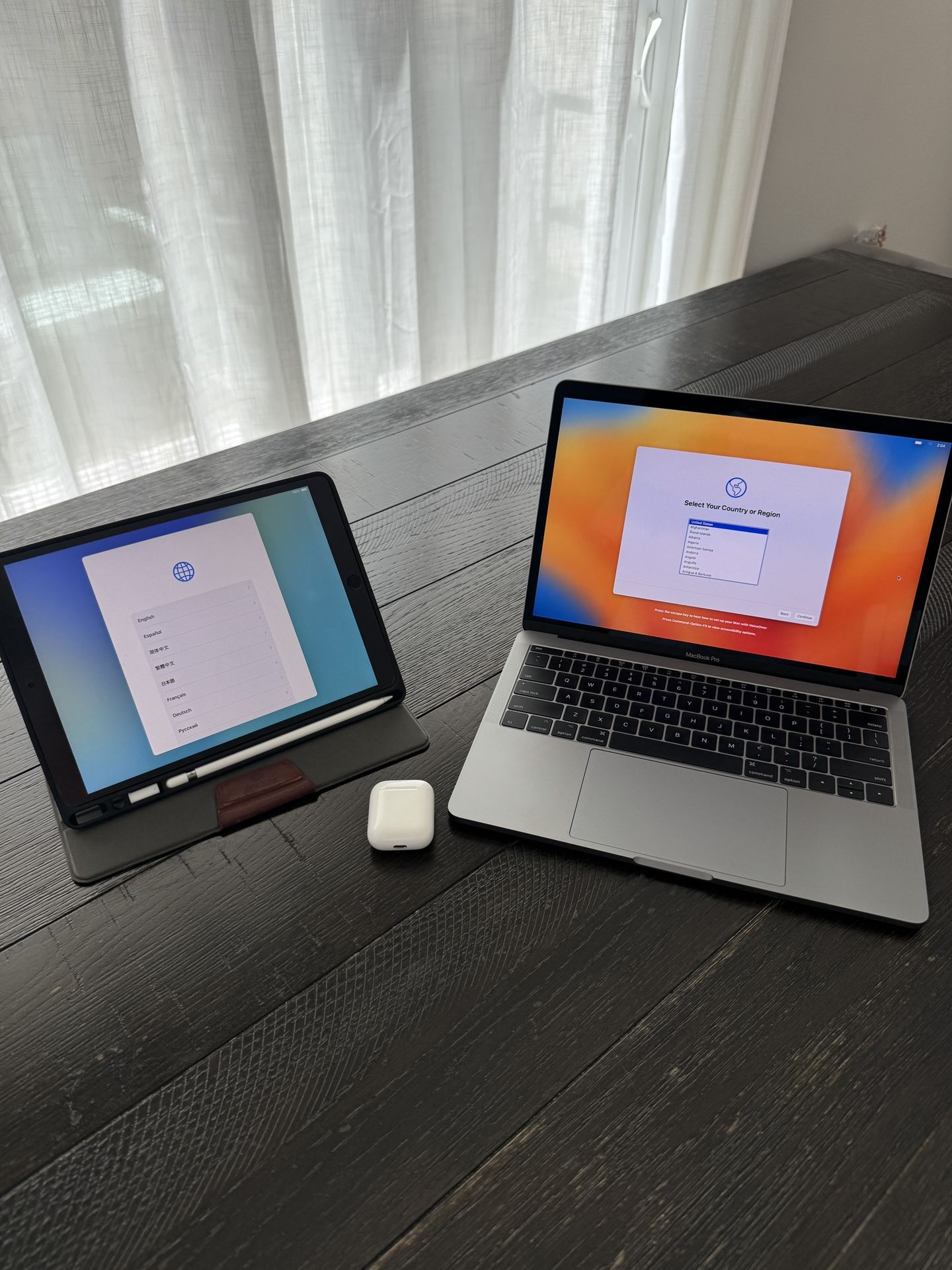 Apple Bundle - MacBook Pro, iPad w/Apple Pencil, AirPods + BONUS MOUSE