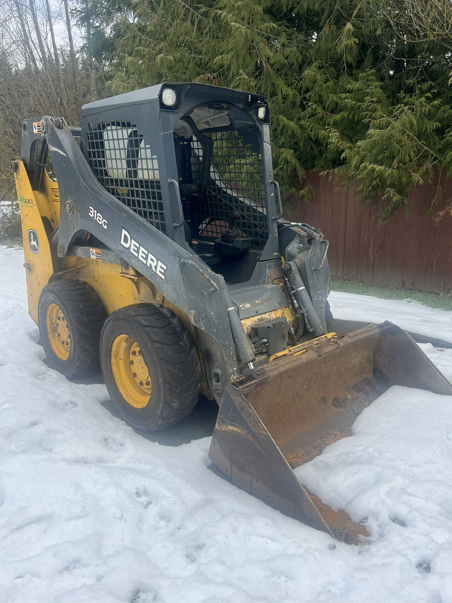 John Deere 318G
