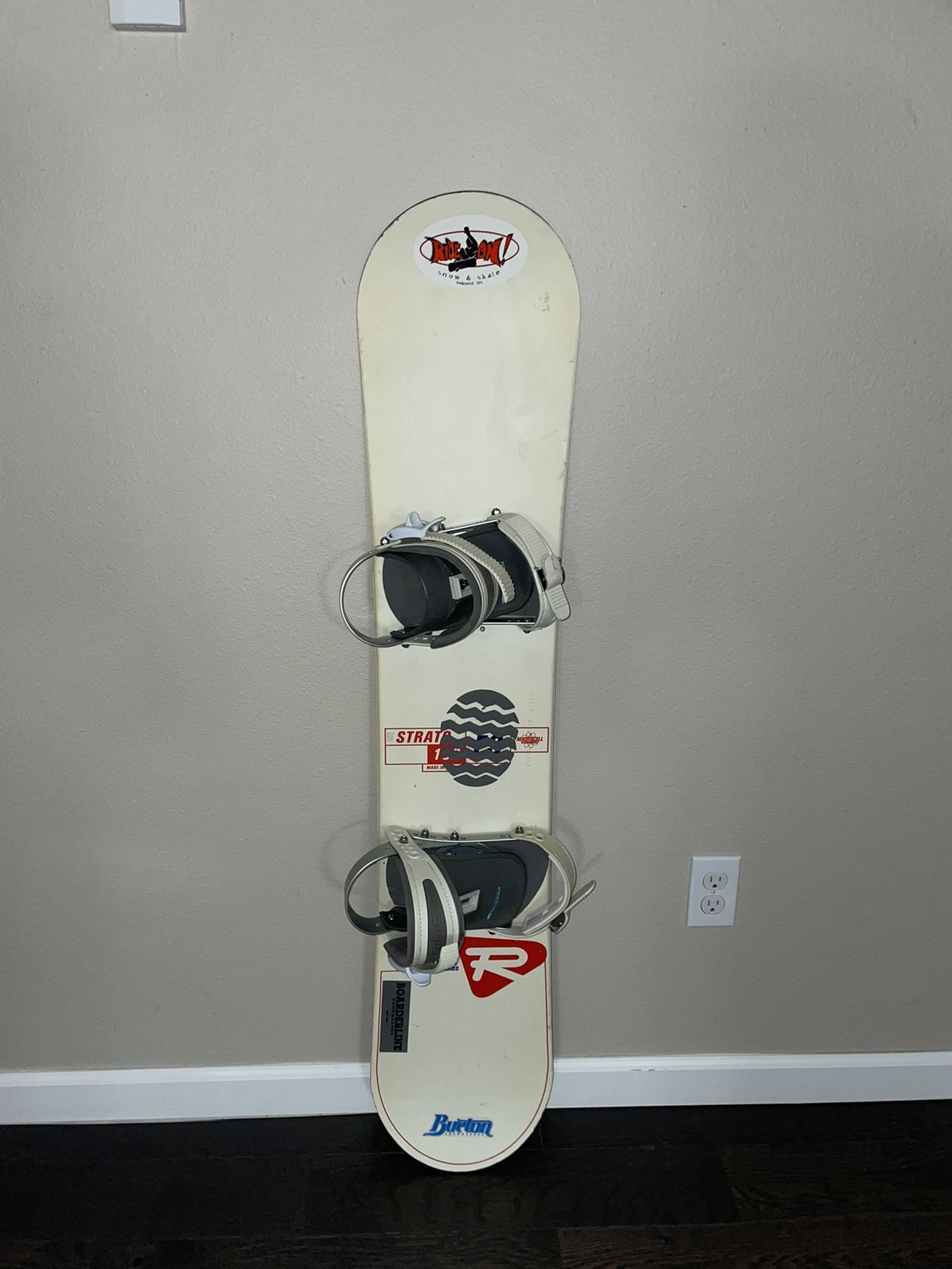 Rossignol Snowboard Strato FS Microcell Tech. With Ride Preston Ls Bindings.
