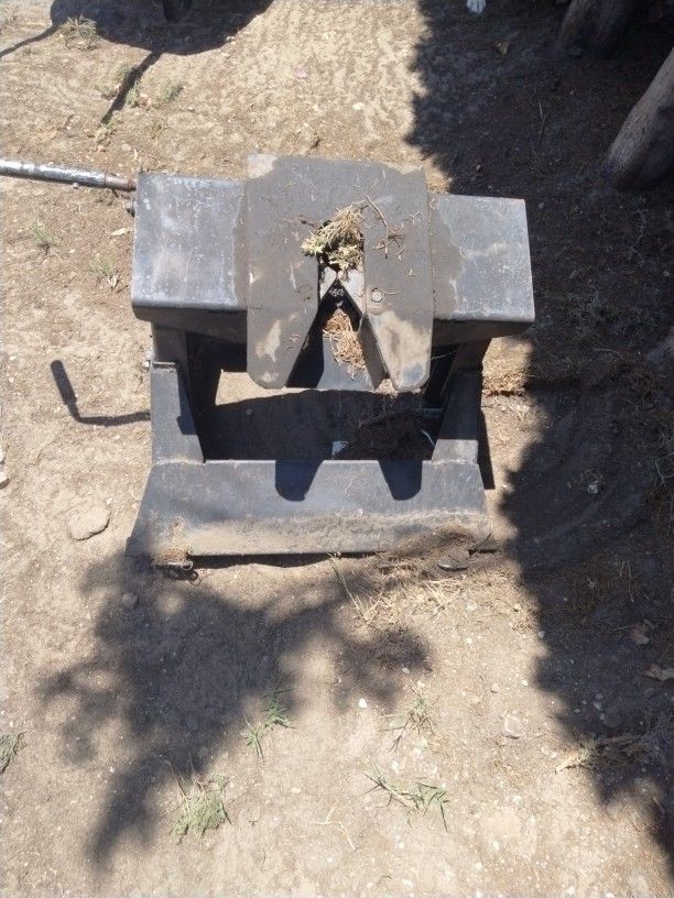 5th Wheel Trailer Hitch
