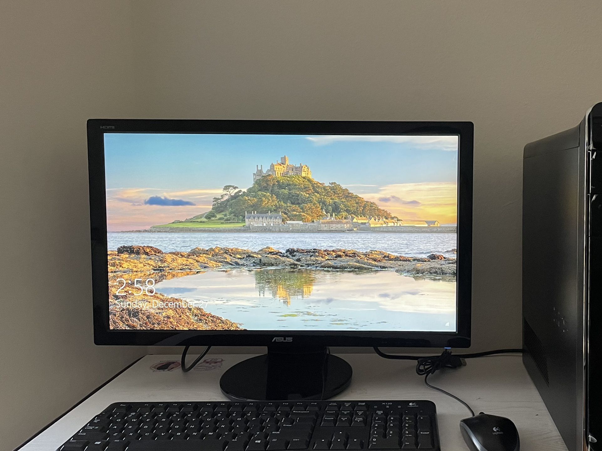 Dell Desktop i7 4790 8GB 1TB with ASUS 24' Monitor