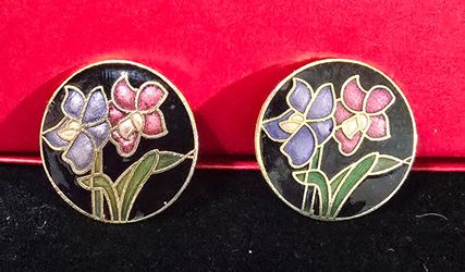 Vintage Clip-on Enameled Cloisone Earrings from the 1980s $25. Pick-up In Aurora.
