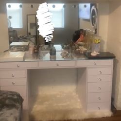 Impression Vanity Set (minus one dresser drawer)
