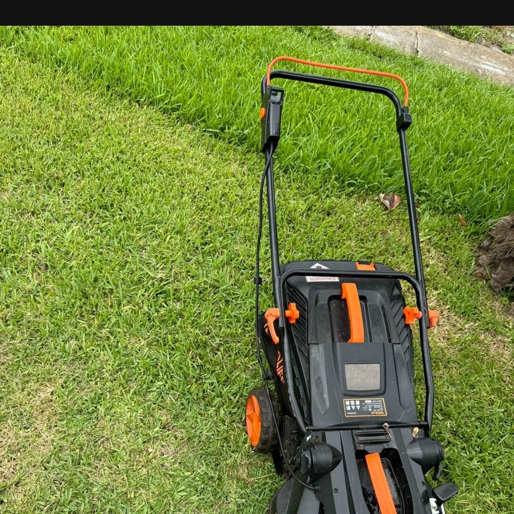Self Propelled TACKlife 40v Battery Powered Lawnmower for Sale in Pompano Beach FL OfferUp