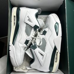 Jordan 4 Retro “Oxidized Green”