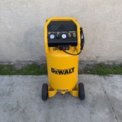 DEWALT XTREME Quiet 2 Stage 20-Gallon Portable Electric 200 PSI Vertical Air Compressor