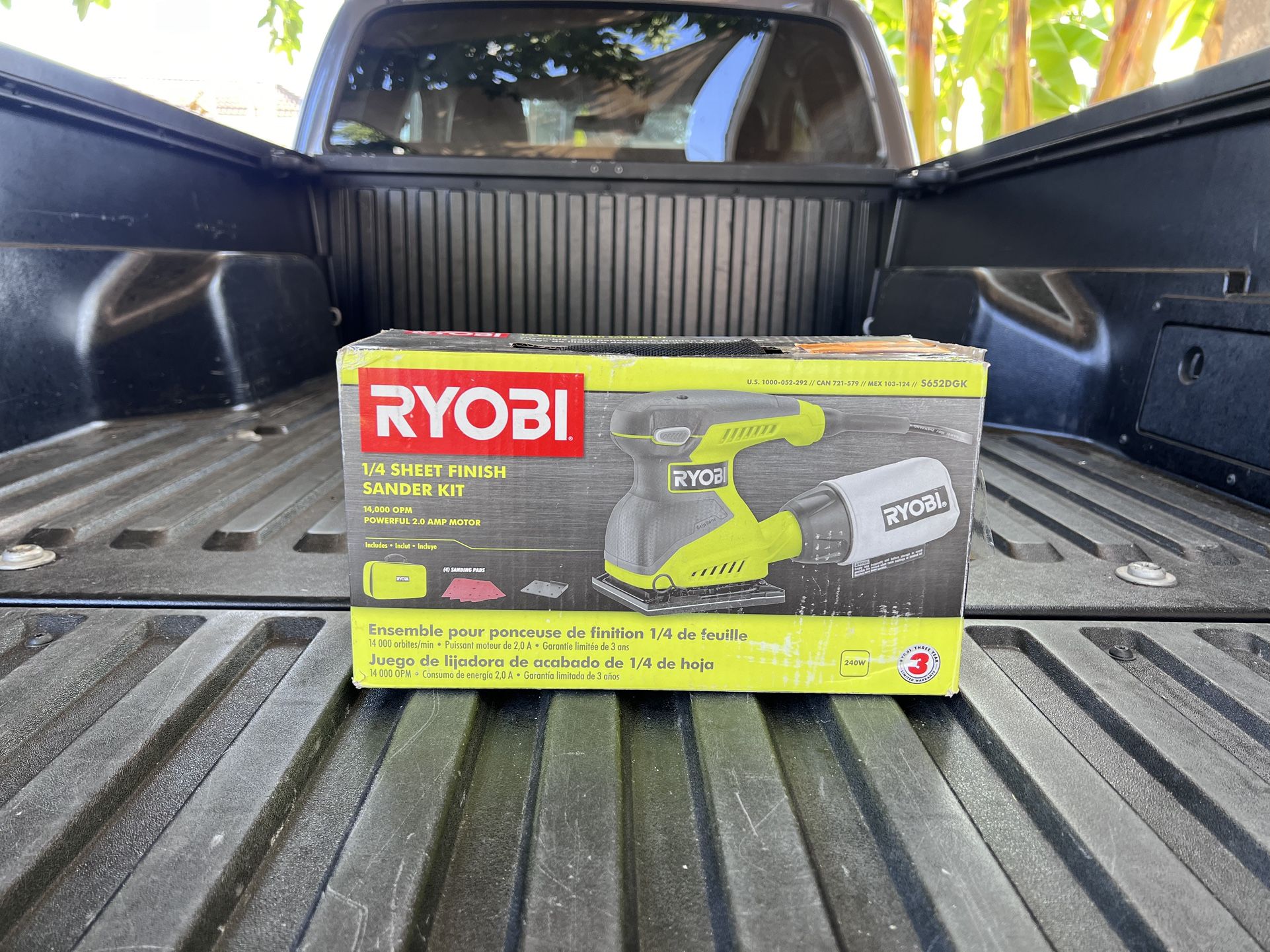 NEW RYOBI 2 Amp Corded 1/4 Sheet Sander