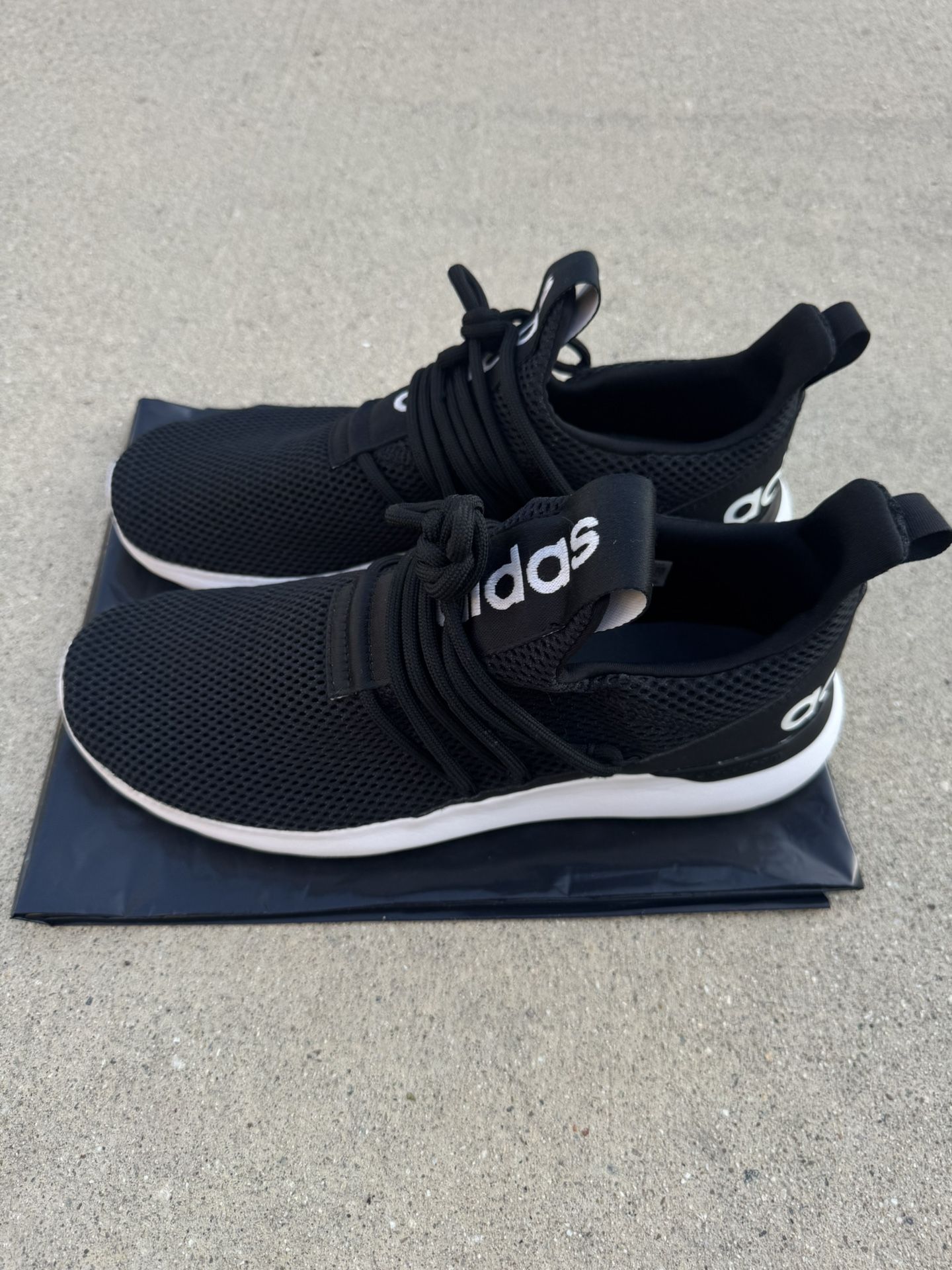 Adidas Men’s Shoe Size 9 US