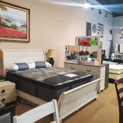4pc Queen Bedroom Set