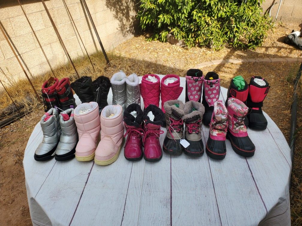 Girls Snow Boots Youth Size 12 (See Description)