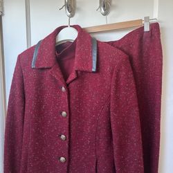 St. John Collection by Marie Gray Knit Skirt Suit – Size 6