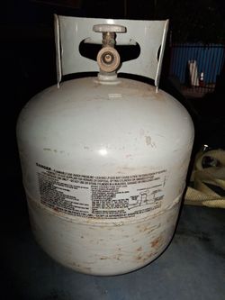 Barbecue gas cans
