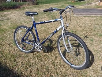 Giant Sedona hybrid 26" wheels